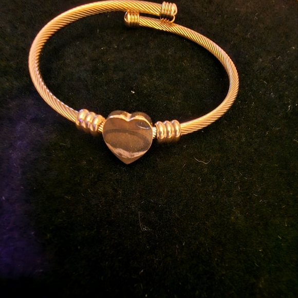 Solid Adjustable Heart filled Bracelet - Picture 1 of 4